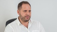 Визит Зеленского в Оман: Ермак отреагировал на расследование «Схем»