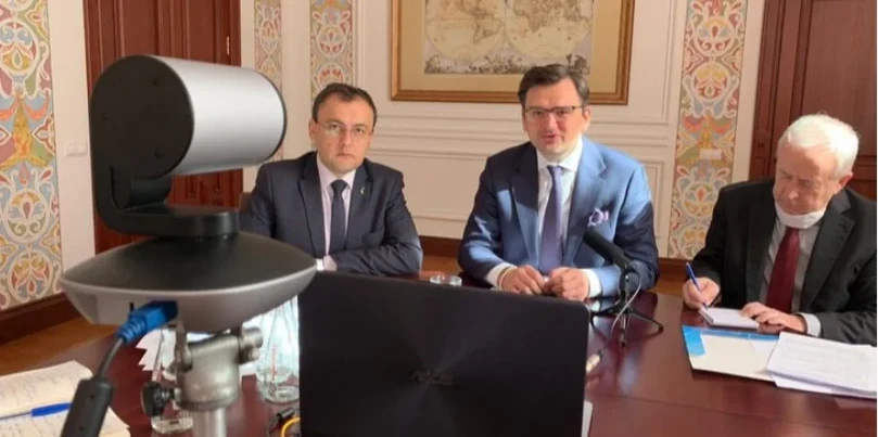 Венгрия не будет штрафовать украинцев за просроченные документы
