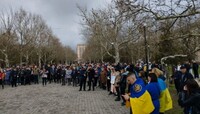 Жители Херсона вышли на митинг против российской оккупации