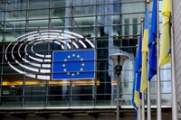 ЕС рассчитывает оплатить большую часть расходов на восстановление Украины – Bloomberg