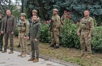 Зеленский приехал в Изюм: в освобожденном городе подняли флаг Украины