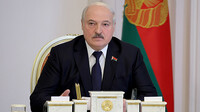 Лукашенко неожиданно призвал Украину и рф к переговорам: «Давайте остановим войну и договоримся»