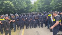 В Грузии возле гостиницы, где якобы находится дочь главы МИД россии, произошли столкновения