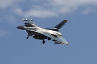 Стало известно, какая страна может первой передать Украине F-16