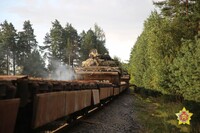Беларусь начала перебрасывать танки к украинской границе