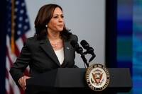 Рейтинг одобрения кандидата в президенты США Харрис растет