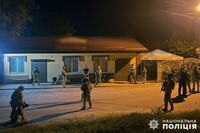 В Хмельницкой области мужчина из автомата расстрелял полицейских