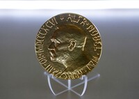 Эксперты назвали фаворитов на получение Нобелевской премии мира