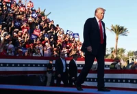 Рядом с местом проведения митинга Трампа в Калифорнии арестовали вооруженного мужчину