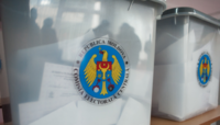 В Молдове проходят выборы президента и референдум по ЕС