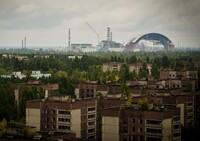 Зона отчуждения вокруг ЧАЭС: научная площадка или санкционированная сырьевая база?