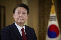 Президенту Южной Кореи со второй попытки объявили импичмент