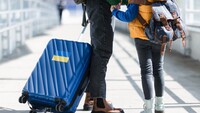Социологи выяснили, сколько украинцев хотят покинуть страну в случае открытия границ