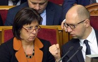 Яценюк передал Фискальную службу в подчинение Яресько