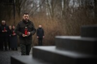 Зеленский приехал в Польшу для участия в мероприятиях к 80-летию освобождения Аушвица