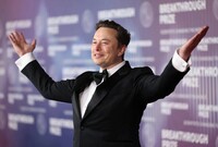 Илон Маск призвал закрыть издания «Радио Свобода» и «Голос Америки»