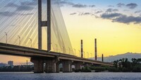 В Киеве для проезда автомобилей частично открыли Южный мост