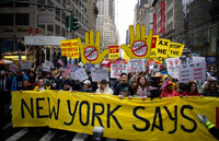 В США и Европе начались массовые протесты против политики Трампа