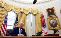 США официально повысили пошлины на китайские товары до 104%