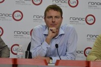 Пока Яценюк в США обещает инвестиции, крупные компании уходят с рынка Украины – эксперт