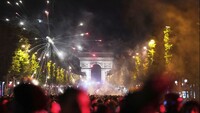 Во Франции во время беспорядков футбольных фанатов погибли люди