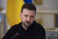 Зеленский заявил, что Украина уже отстроила сотни объектов инфраструктуры, поврежденных россией