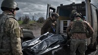 Россияне заявили о начале репатриации тел военных: в Коордштабе прояснили ситуацию