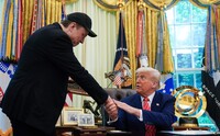 Маск удалил сообщение о том, что Трамп фигурирует в «файлах Эпштейна»