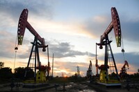 Мировые рынки готовятся к скачку цен на нефть после ударов США по Ирану – СМИ