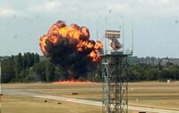 В британском аэропорту разбился пассажирский самолет
