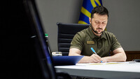 Зеленский предложил Раде продлить военное положение и мобилизацию