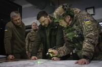 Зеленский заслушал доклад Сырского по фронту: какая ситуация на Сумщине и под Покровском