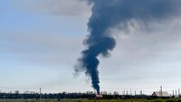Россию ночью массированно атаковали дроны, под ударом оказались НПЗ и военные заводы