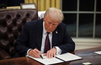 Трамп ввел дополнительные пошлины для Индии из-за покупки российской нефти