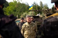 Порошенко: кроме Крыма, враг планировал «аншлюс» еще 8 областей