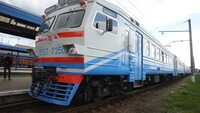 На Киевщине произошел взрыв на железной дороге: повреждена инфраструктура и отменен ряд рейсов