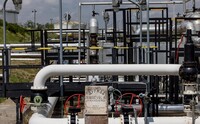ЕС планирует перекрыть нефтепровод «Дружба» для Венгрии и Словакии – Bloomberg