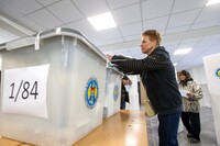 Зарубежные избирательные участки на парламентских выборах в Молдове массово минируют