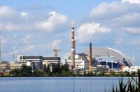 Укрытие над 4-м энергоблоком ЧАЭС работает от генераторов после атаки россиян