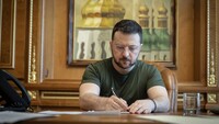 Зеленский подписал указы о продлении и введении новых санкций: на кого они направлены