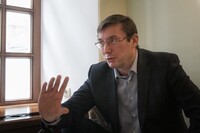 Луценко: «мертвый» закон об особом статусе Донбасса – цена санкций против РФ