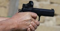 В Кременчуге на территории ТЦК произошла стрельба, есть раненые