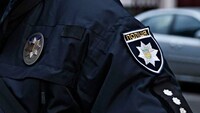 В Киеве начальник отделения полиции скрылся с арестованными средствами, его задержали в другой области