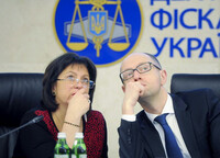 Яценюк предлагает реформировать фискальную службу по образцу новой полиции
