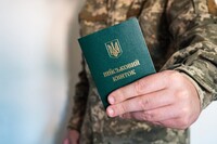 На Прикарпатье чиновник ТЦК жестоко избил военнообязанного во время медкомиссии