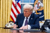 Трамп подписал оборонный бюджет США на 2026 год, где предусмотрена помощь Украине