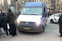 В Днепре мужчина ранил сотрудников ТЦК, началась стрельба