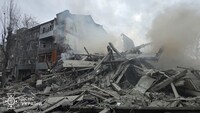 Россияне ударили по многоэтажке в Харькове (обновлено)