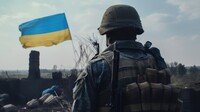 Воины Сил обороны установили украинский флаг над горсоветом Купянска – видео