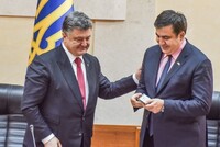 Порошенко ответил, почему не может назначить Саакашвили премьером